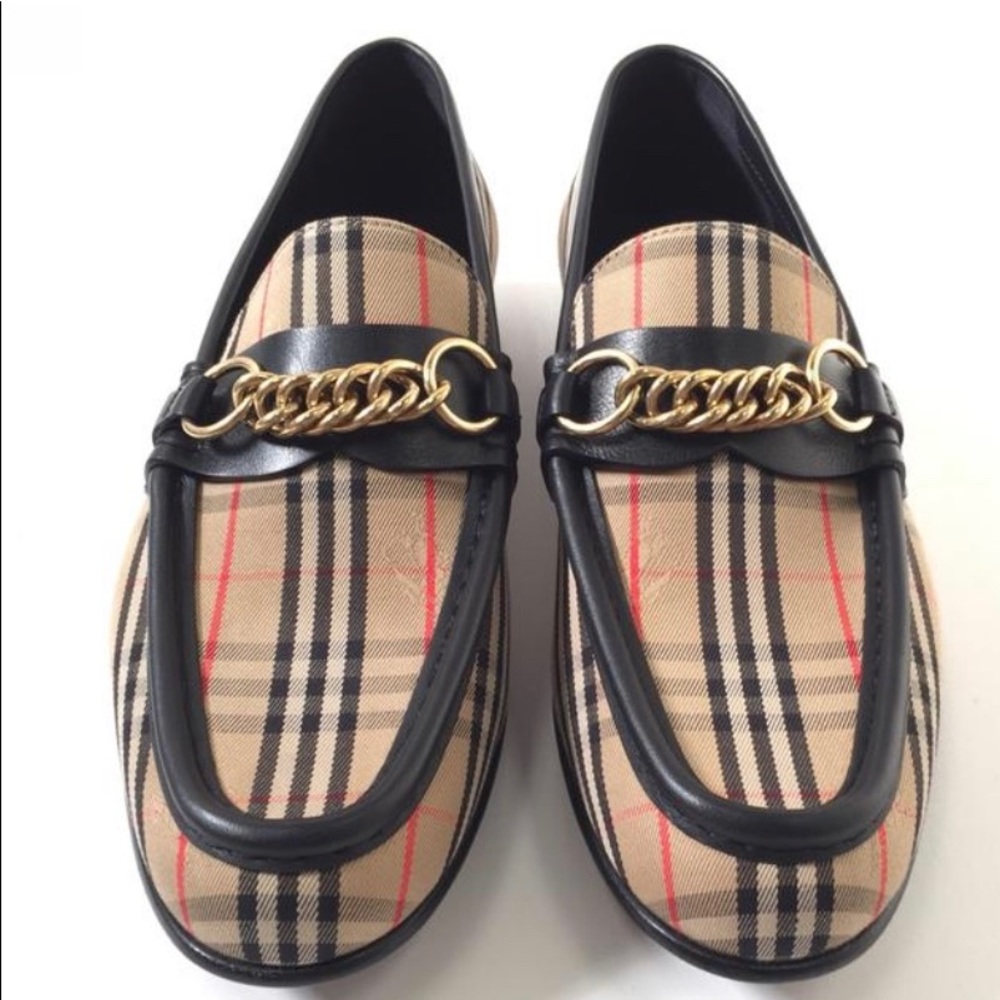 ❌❌SOLD❌❌Authentic Burberry London Loafers - Picture 3 of 7